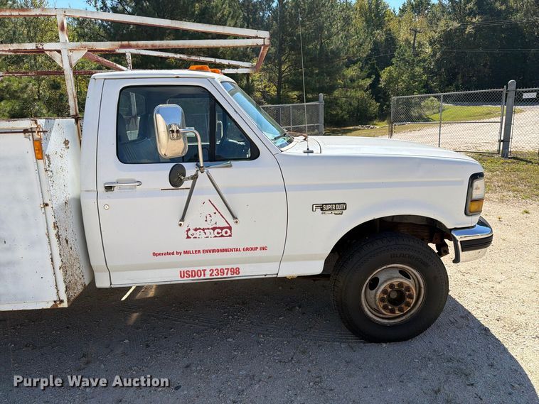image for item EF1403 1997 Ford F450 utility / service truck