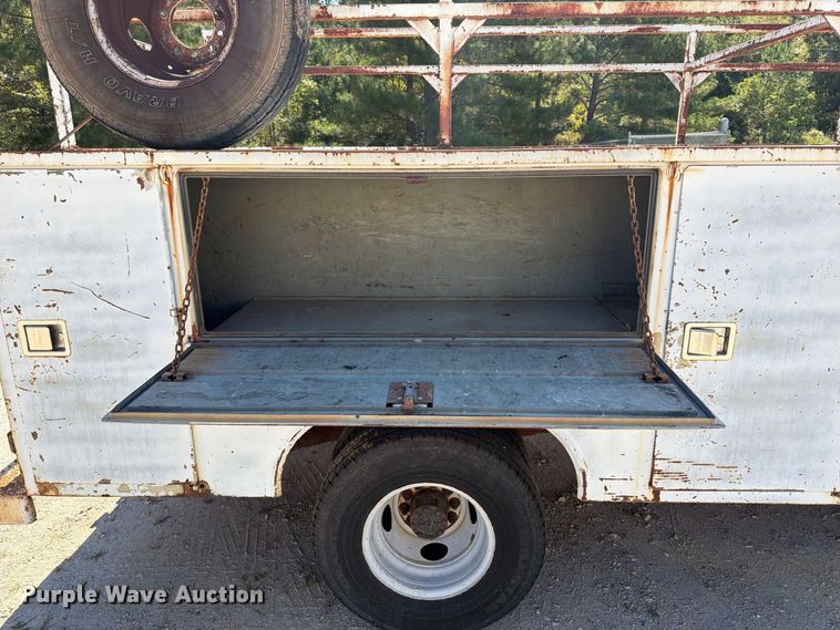 image for item EF1403 1997 Ford F450 utility / service truck