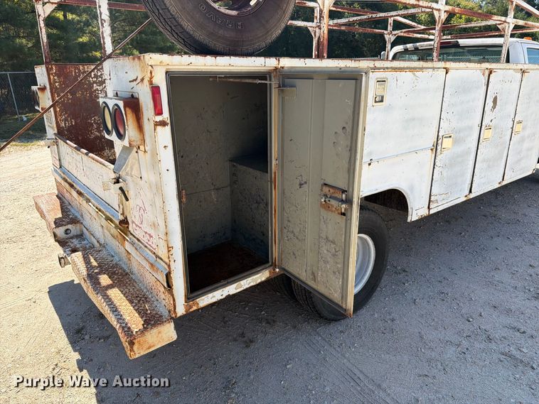image for item EF1403 1997 Ford F450 utility / service truck