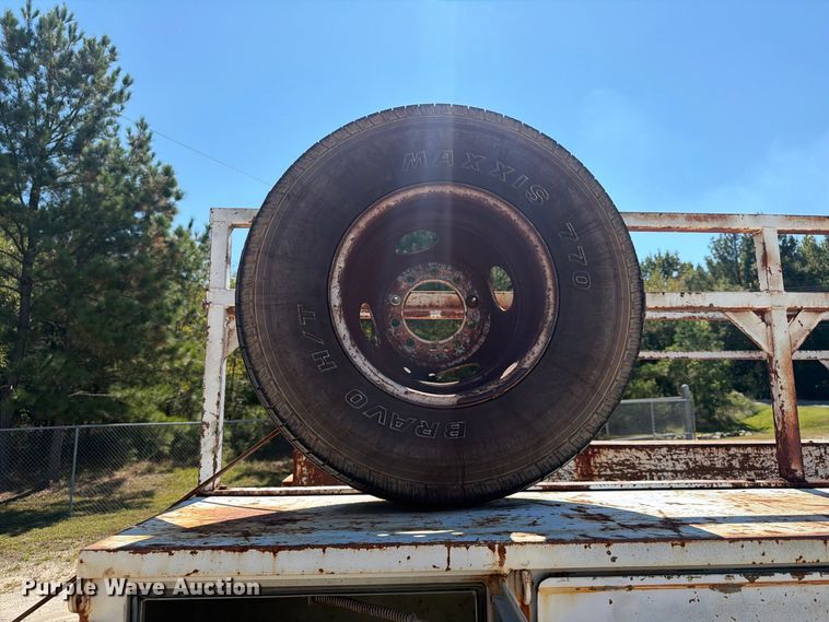image for item EF1403 1997 Ford F450 utility / service truck
