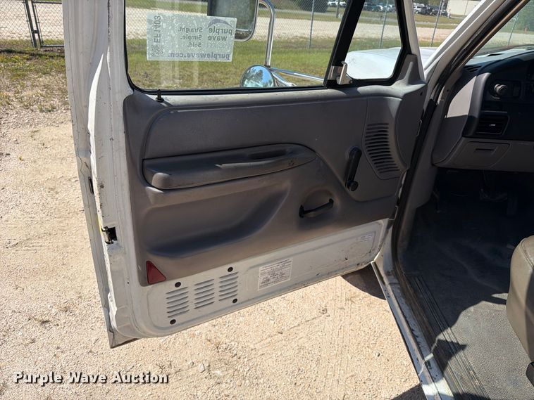 image for item EF1403 1997 Ford F450 utility / service truck