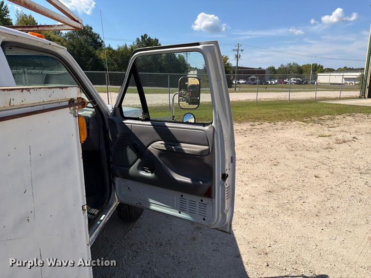 image for item EF1403 1997 Ford F450 utility / service truck