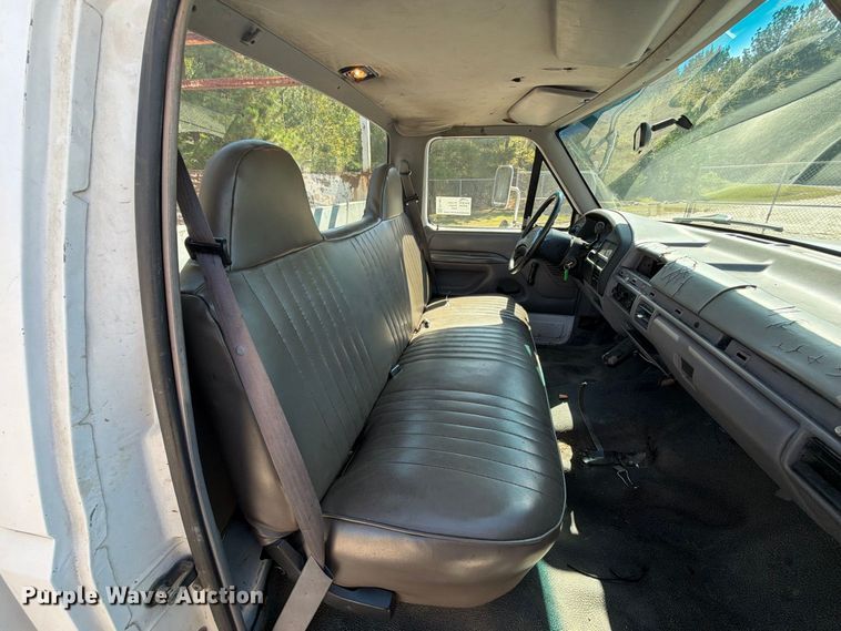 image for item EF1403 1997 Ford F450 utility / service truck