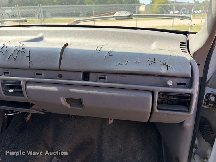 image for item EF1403 1997 Ford F450 utility / service truck