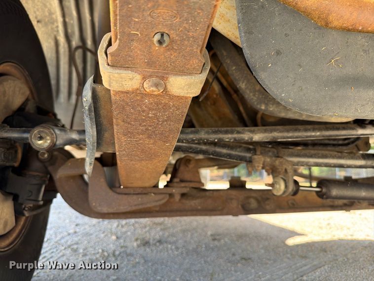 image for item EF1403 1997 Ford F450 utility / service truck