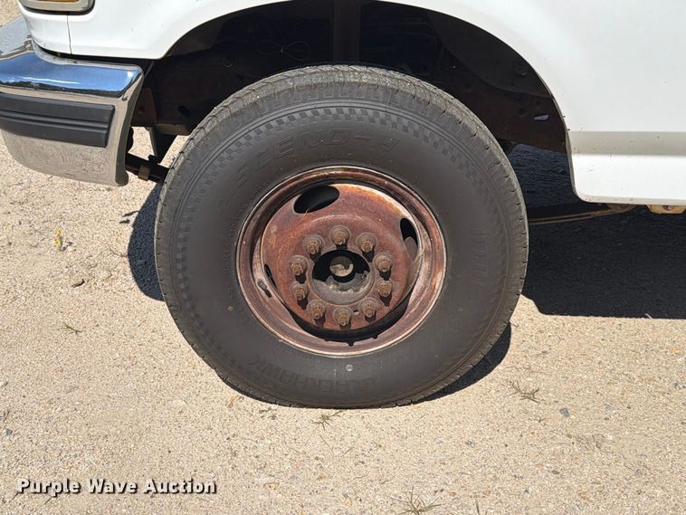 image for item EF1403 1997 Ford F450 utility / service truck