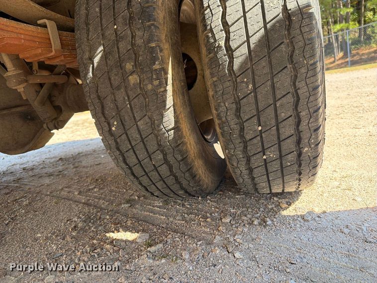 image for item EF1403 1997 Ford F450 utility / service truck