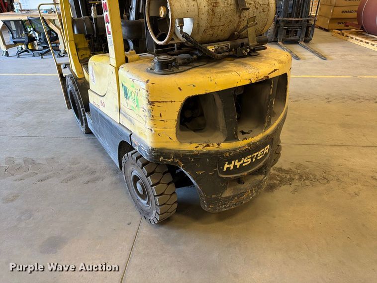 image for item EF1421 HYSTER H50 forklift
