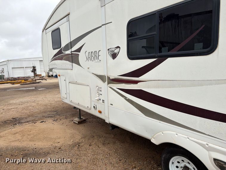 image for item EI7672 2009 Forest River Sabre camper