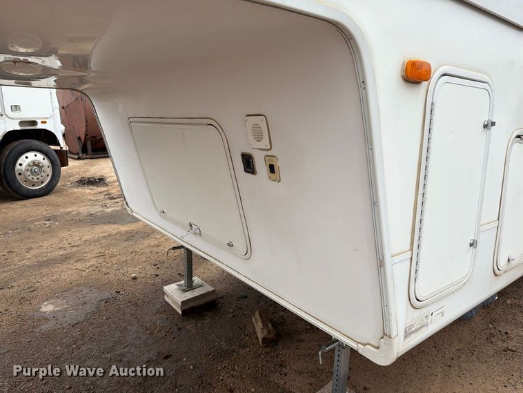 image for item EI7672 2009 Forest River Sabre camper