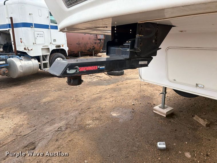 image for item EI7672 2009 Forest River Sabre camper