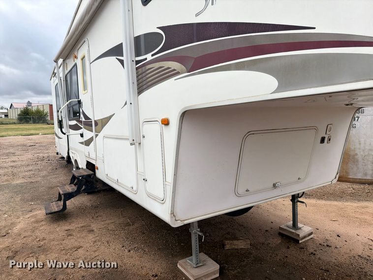 image for item EI7672 2009 Forest River Sabre camper