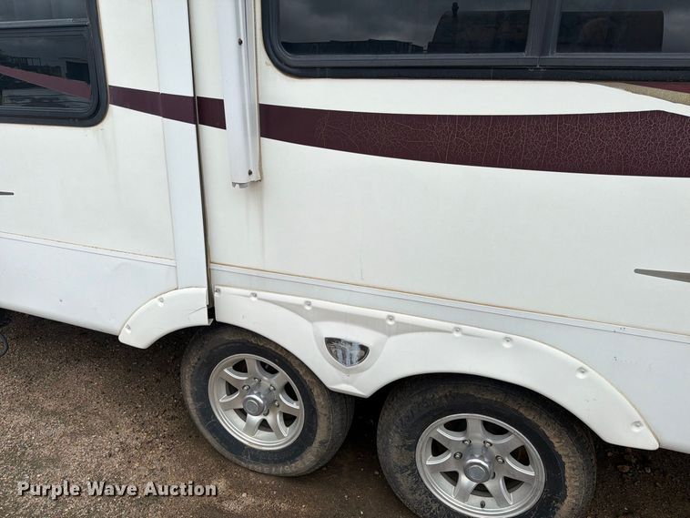 image for item EI7672 2009 Forest River Sabre camper