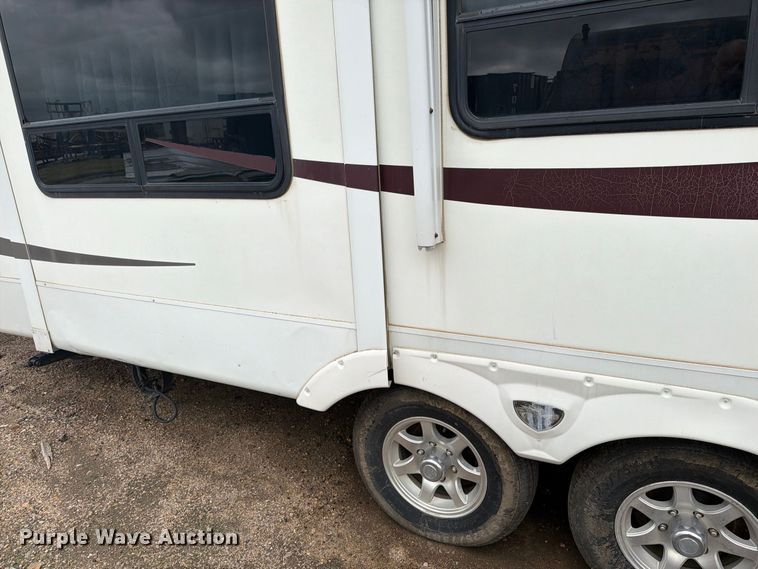 image for item EI7672 2009 Forest River Sabre camper