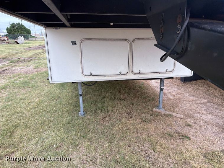 image for item EI7676 2002 Coachmen Cascade DXL camper