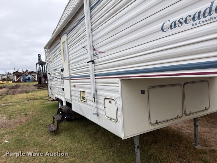 image for item EI7676 2002 Coachmen Cascade DXL camper