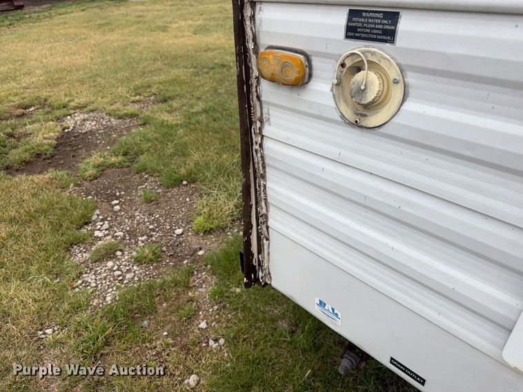 image for item EI7676 2002 Coachmen Cascade DXL camper