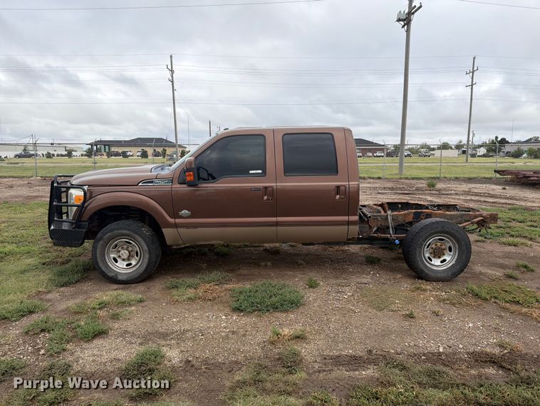 image for item EI7678 2011 Ford F250 Super Duty pickup truck cab and chassis