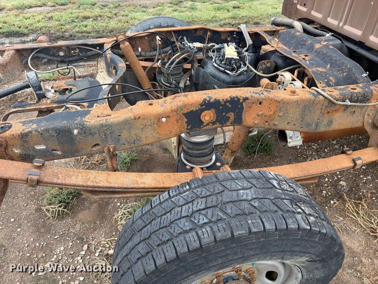 image for item EI7678 2011 Ford F250 Super Duty pickup truck cab and chassis