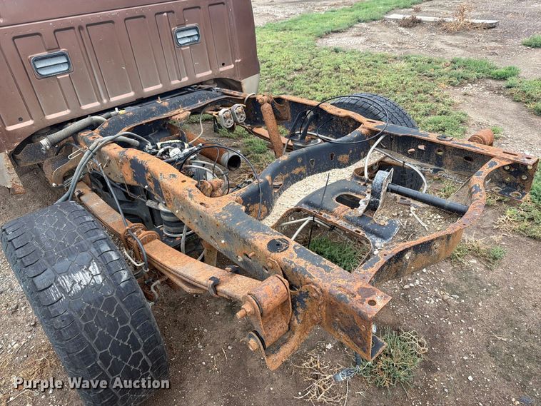 image for item EI7678 2011 Ford F250 Super Duty pickup truck cab and chassis