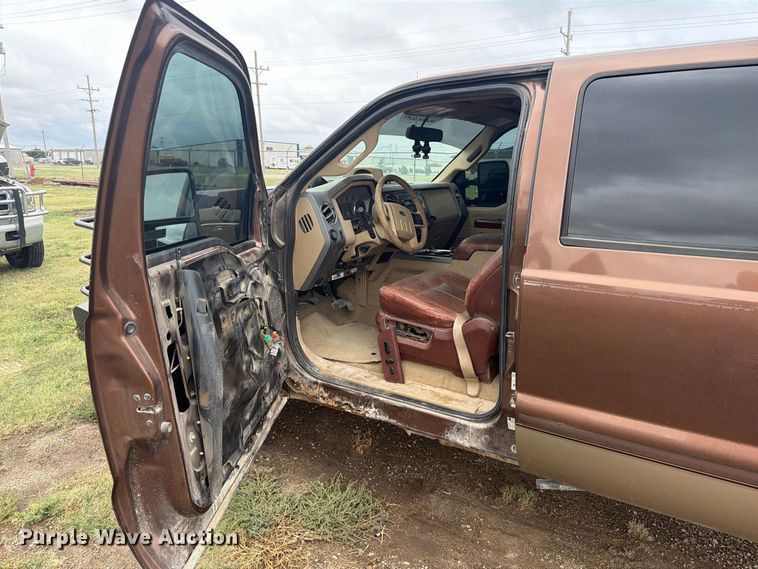 image for item EI7678 2011 Ford F250 Super Duty pickup truck cab and chassis