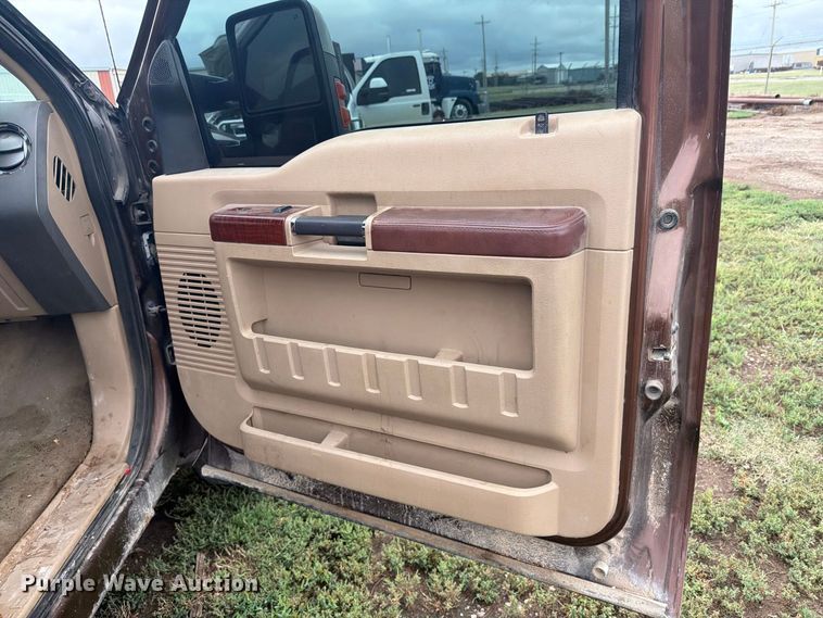 image for item EI7678 2011 Ford F250 Super Duty pickup truck cab and chassis
