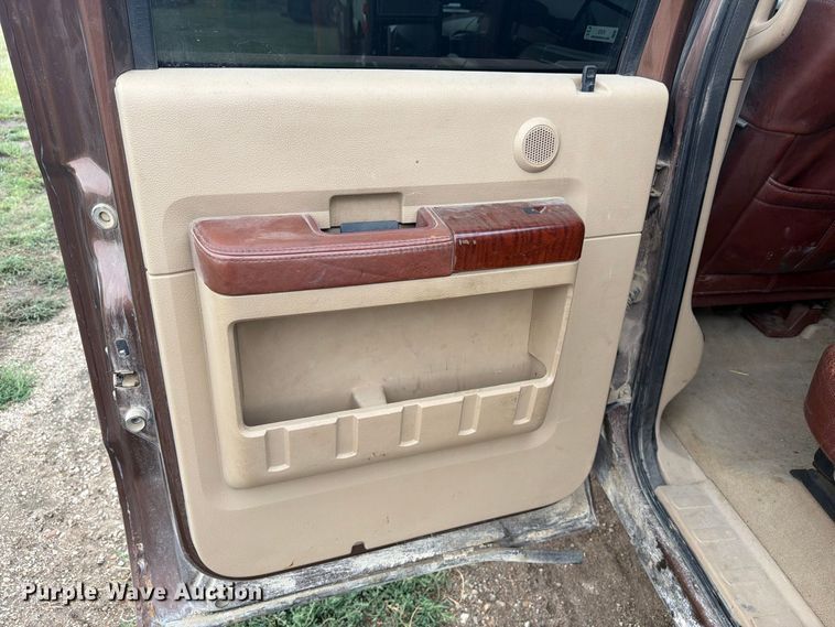 image for item EI7678 2011 Ford F250 Super Duty pickup truck cab and chassis