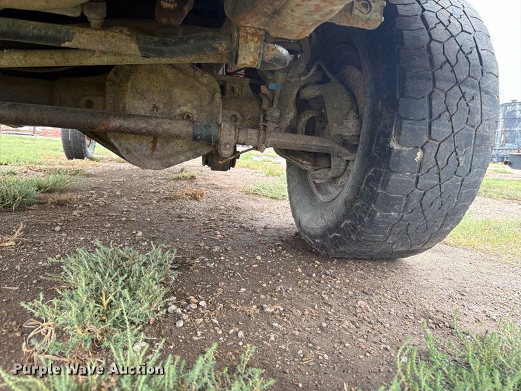 image for item EI7678 2011 Ford F250 Super Duty pickup truck cab and chassis