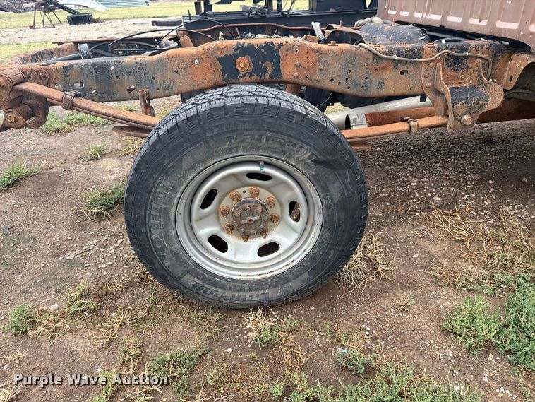 image for item EI7678 2011 Ford F250 Super Duty pickup truck cab and chassis