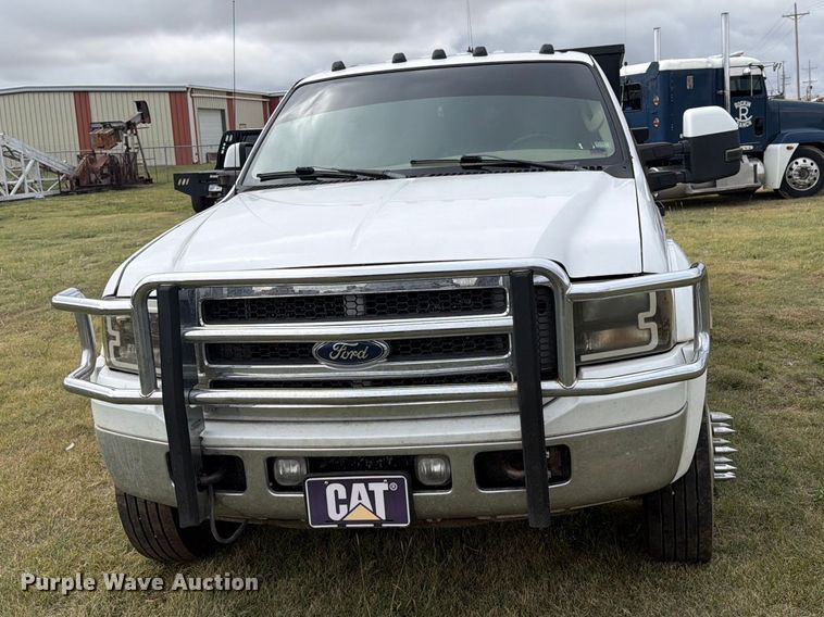 image for item EI7679 2005 Ford F450 Crew Cab flatbed truck