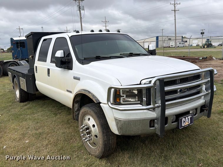 image for item EI7679 2005 Ford F450 Crew Cab flatbed truck