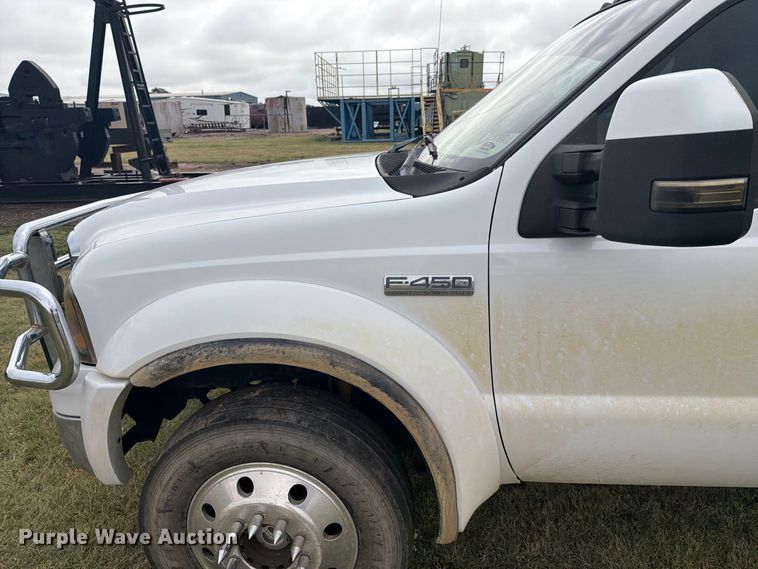 image for item EI7679 2005 Ford F450 Crew Cab flatbed truck