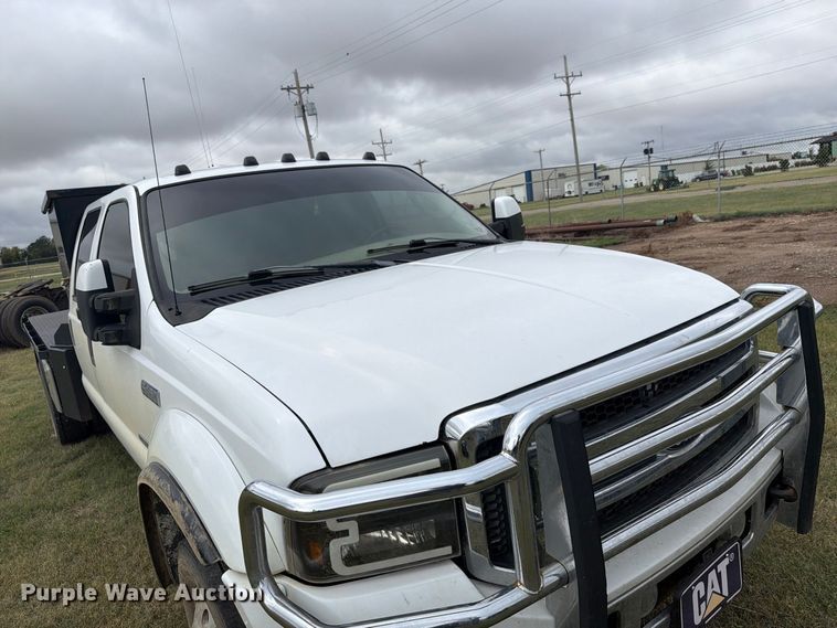 image for item EI7679 2005 Ford F450 Crew Cab flatbed truck