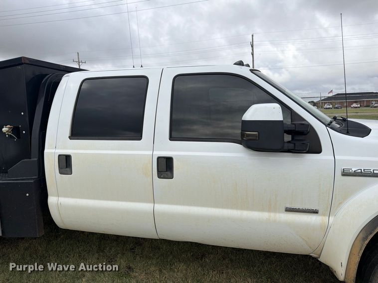 image for item EI7679 2005 Ford F450 Crew Cab flatbed truck