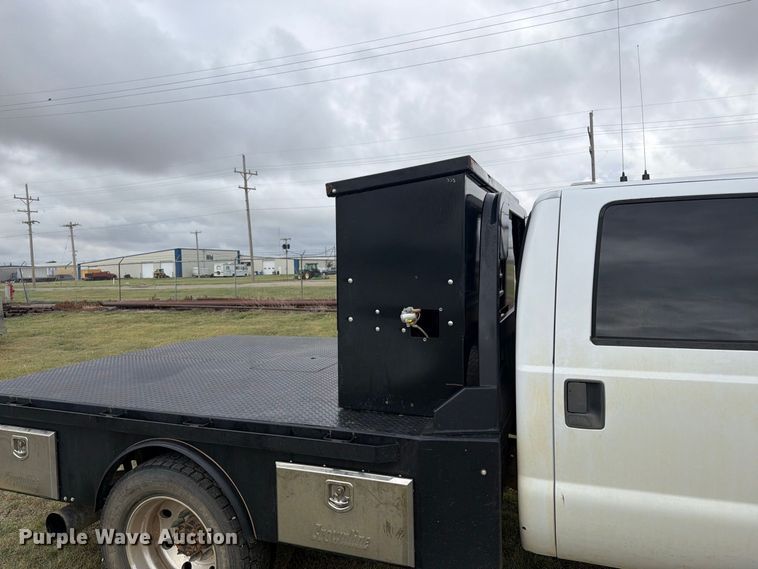 image for item EI7679 2005 Ford F450 Crew Cab flatbed truck