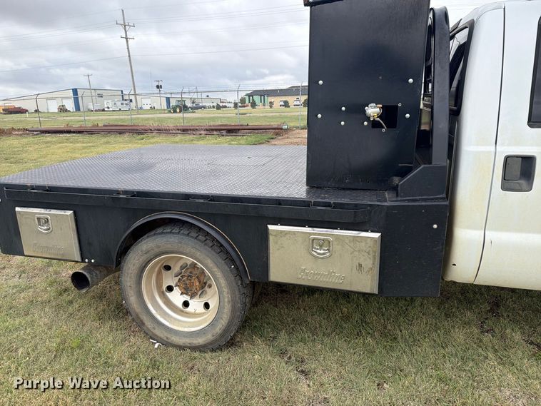 image for item EI7679 2005 Ford F450 Crew Cab flatbed truck