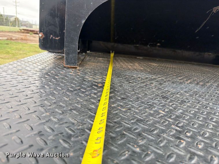 image for item EI7679 2005 Ford F450 Crew Cab flatbed truck