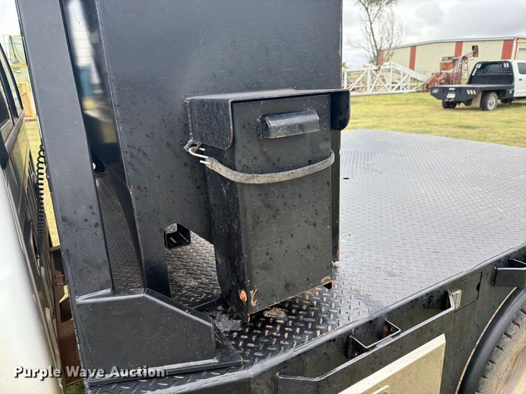 image for item EI7679 2005 Ford F450 Crew Cab flatbed truck