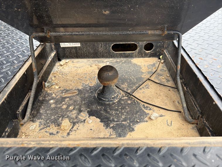 image for item EI7679 2005 Ford F450 Crew Cab flatbed truck