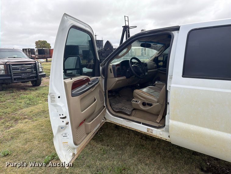 image for item EI7679 2005 Ford F450 Crew Cab flatbed truck
