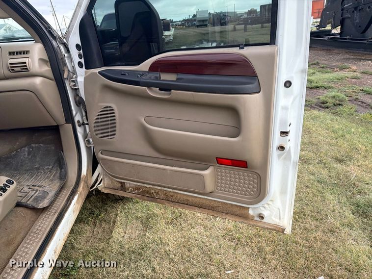 image for item EI7679 2005 Ford F450 Crew Cab flatbed truck