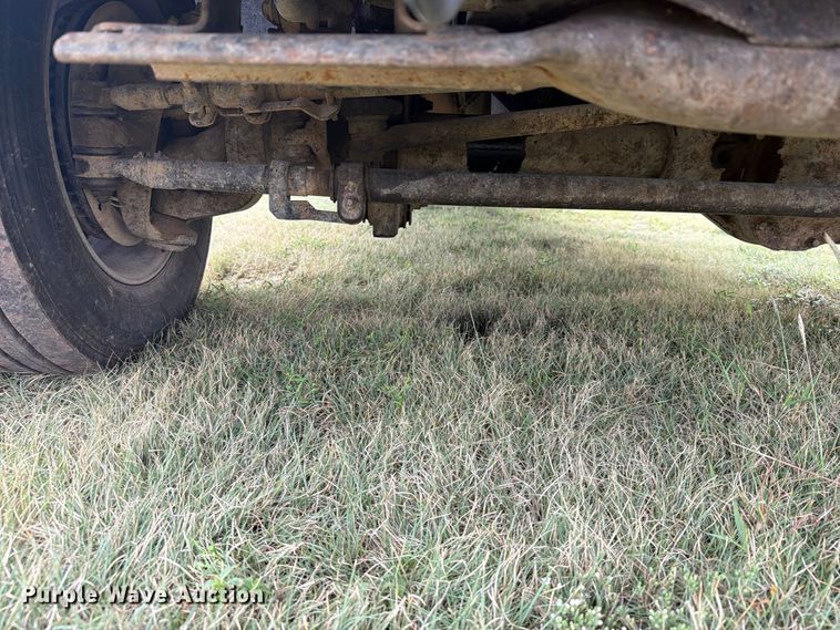 image for item EI7679 2005 Ford F450 Crew Cab flatbed truck