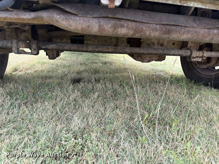 image for item EI7679 2005 Ford F450 Crew Cab flatbed truck