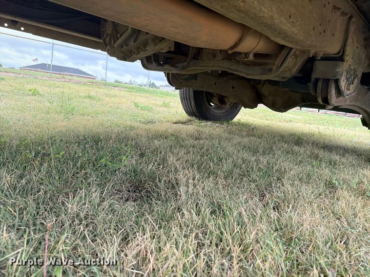 image for item EI7679 2005 Ford F450 Crew Cab flatbed truck