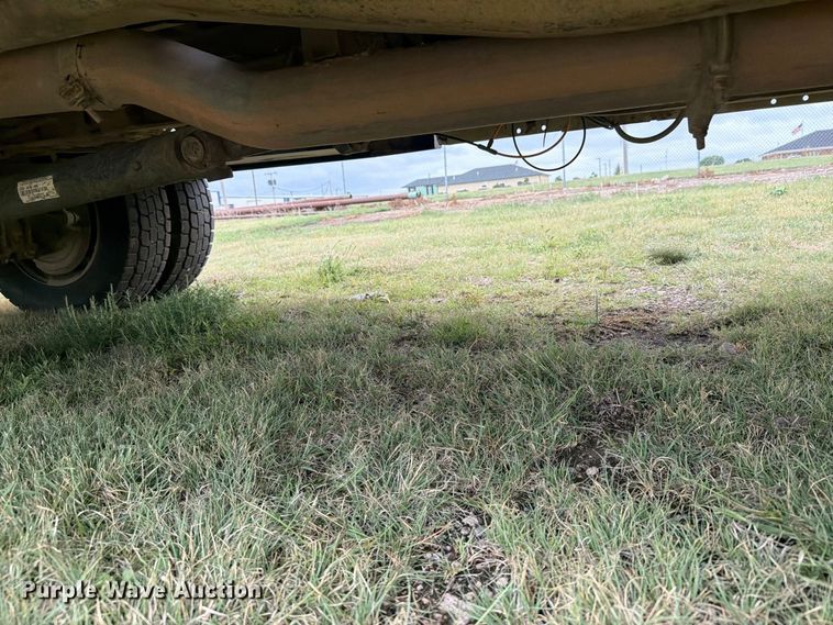 image for item EI7679 2005 Ford F450 Crew Cab flatbed truck