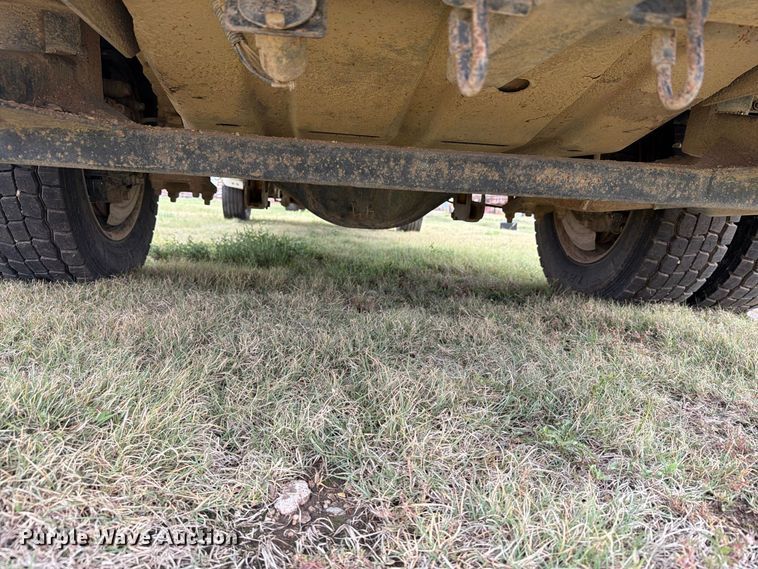 image for item EI7679 2005 Ford F450 Crew Cab flatbed truck