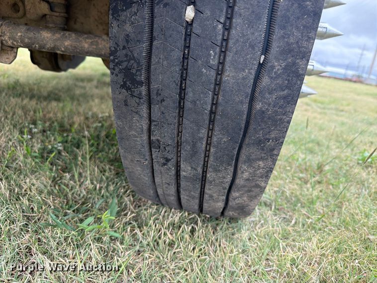 image for item EI7679 2005 Ford F450 Crew Cab flatbed truck