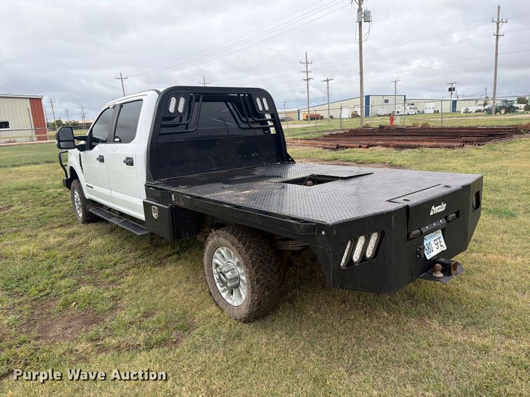 image for item EI7680 2017 Ford F250 Super Duty Crew Cab bale bed pickup truck