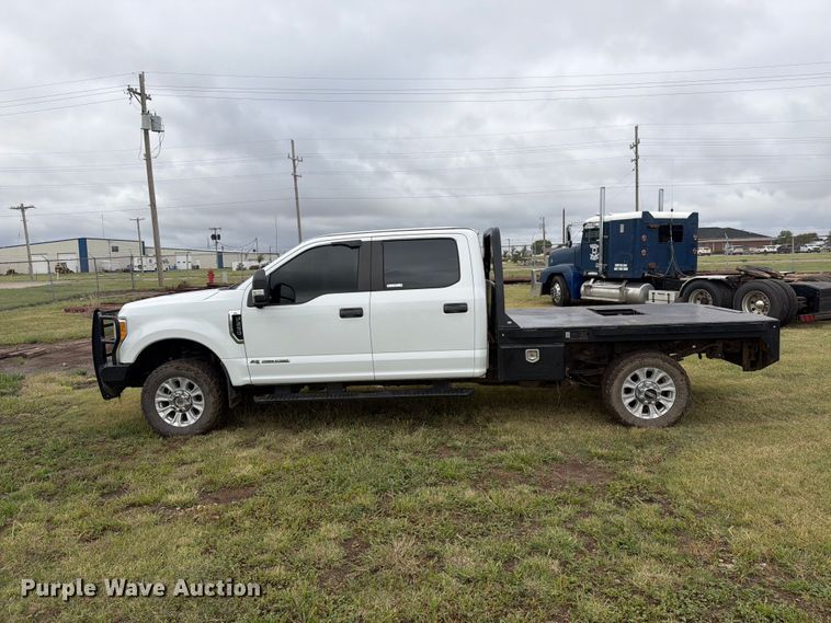 image for item EI7680 2017 Ford F250 Super Duty Crew Cab bale bed pickup truck