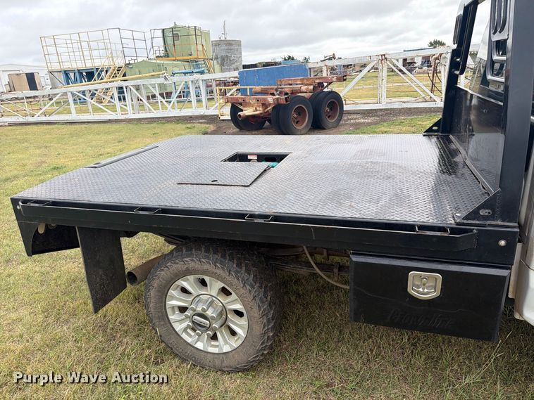 image for item EI7680 2017 Ford F250 Super Duty Crew Cab bale bed pickup truck
